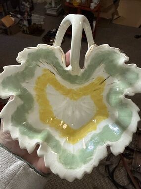 Vintage Leaf Dish Majolica Style Ruffled Edge Trinket Soap Dish
